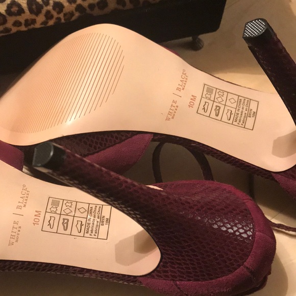 NWOT WHBM Purple Velvet & Gold Trim Platform Heels - Picture 7 of 8